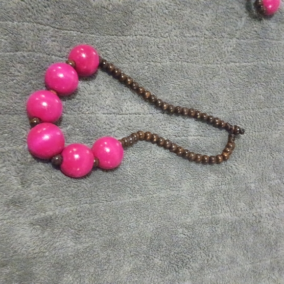 Necklaces - Picture 4 of 4